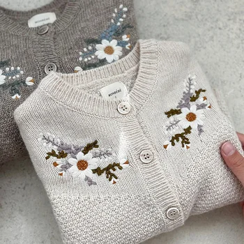 Vintage Bordado de Flores Suéter Para Niña de Invierno las Niñas de Bebé de Punto Cardigan Niños Niños Niños coreanos Ropa Tapas