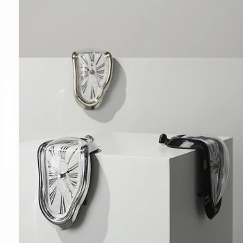 Innovadora Fusión de Relojes para el Hogar Elegante Decoración del Dormitorio de Noche Mesa de Figurilla Surrealista Moderna de Fusión de los Relojes de Escritorio Decoración