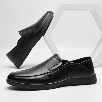 Nuevos Hombres Casual Zapatos de Cuero Mocasines de Moda Cómodo antideslizante Mocasines de Hombres Ligero Caminar Pisos italiana Suave Zapatos Masculinos
