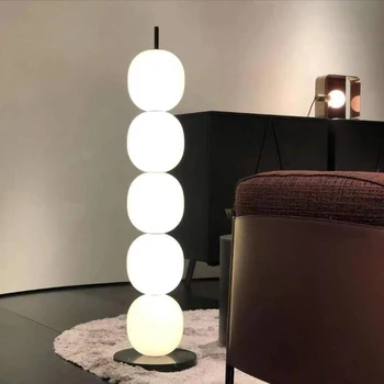 Nórdicos Piso de la Lámpara LED de la Moda Moderna Creativa Tomates en Palos de Pie Luces para el Hogar Sofá de la Sala Dormitorio