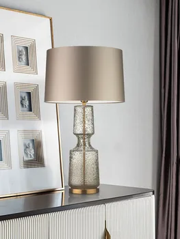 Postmoderna de lujo de cristal del dormitorio de la lámpara de la mesita de noche del diseñador minimalista creativo modelo de sala de sala de estar estudio de hotel de la lámpara