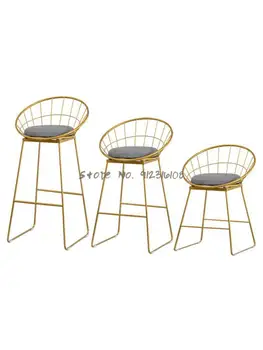 La barra de la silla Nórdica neto rojo moderno simple moda respaldo de hierro casa de silla de comedor de alta pie de una tienda de ropa de heces para tomar fotos