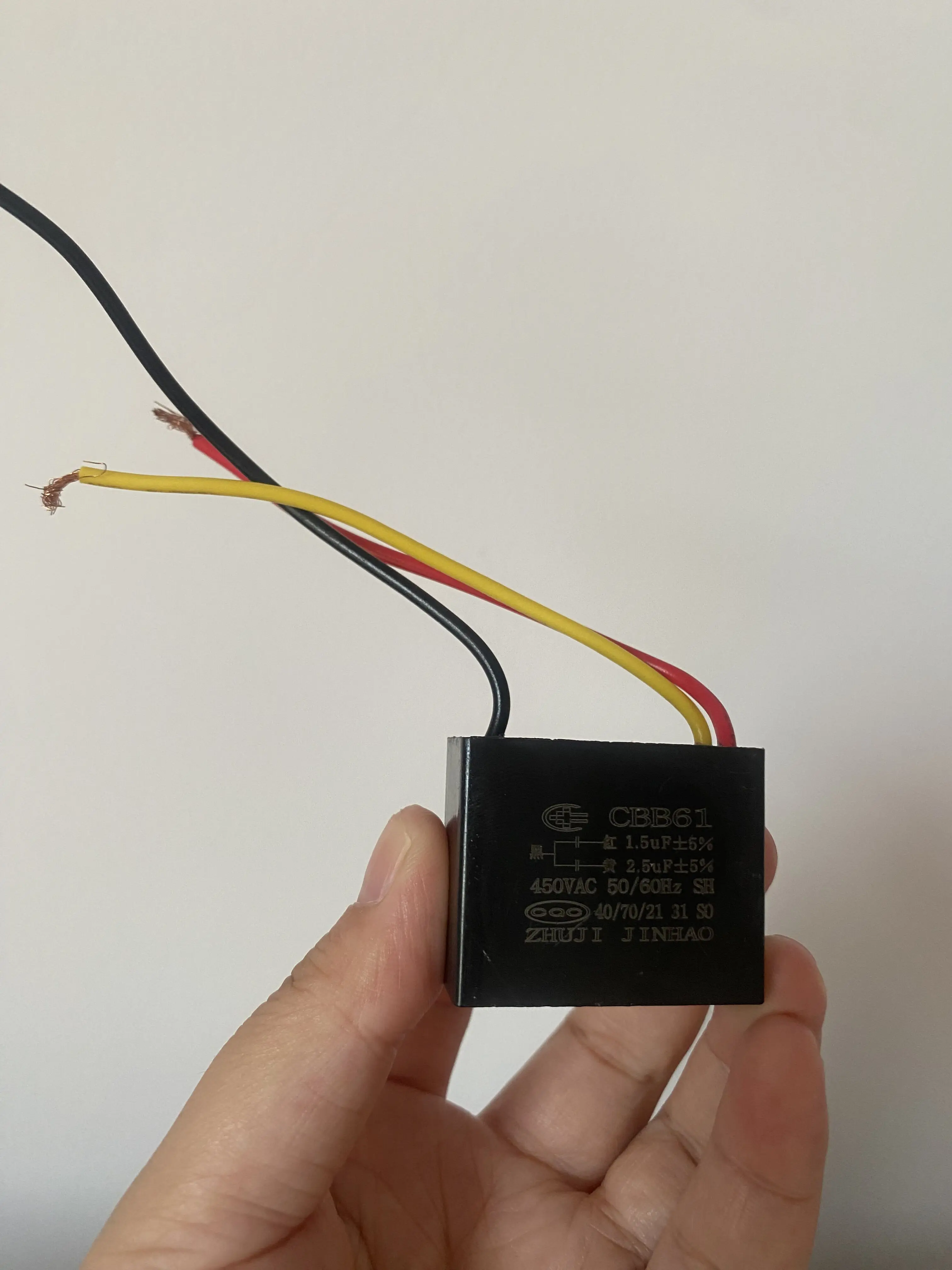 1pcs CBB61 de 1,5 UF+2.5 uf 450v tres cables del Ventilador del Condensador . ' - ' . 0