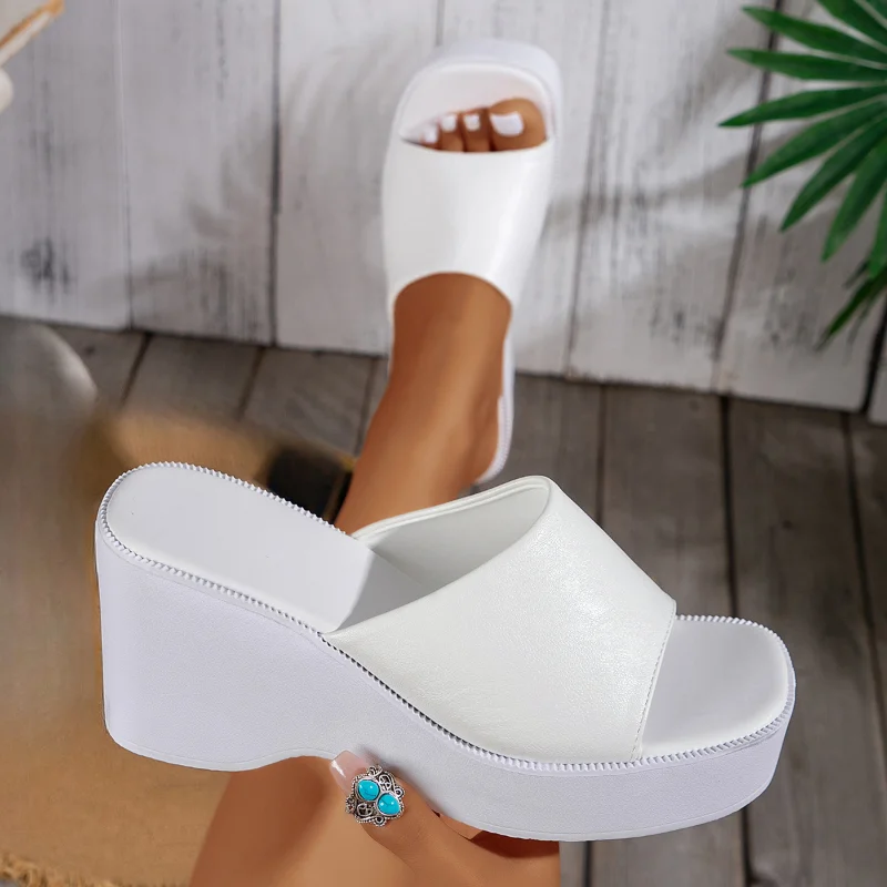 Las mujeres en zapatillas 2023 verano nuevo estilo bizcocho altura de hasta sandalias de las Mujeres con extra tacones pendiente tacones sandalias . ' - ' . 0