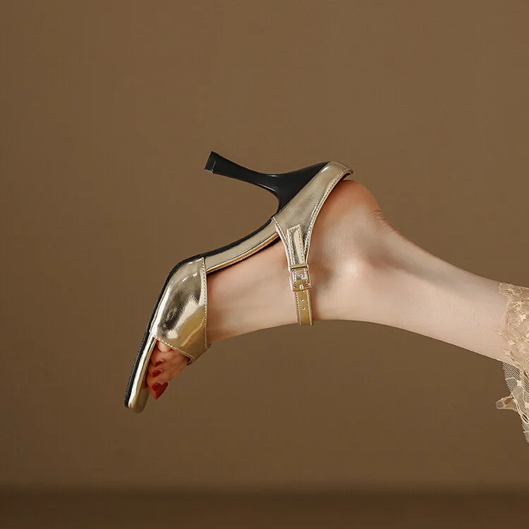 Oversize de Gran tamaño de Gran tamaño de la Plaza de los dedos de los pies con Tacones Zapatillas zapatos de mujer con diseño de cuero de la sandalia de las mujeres de metal Cómodo . ' - ' . 0